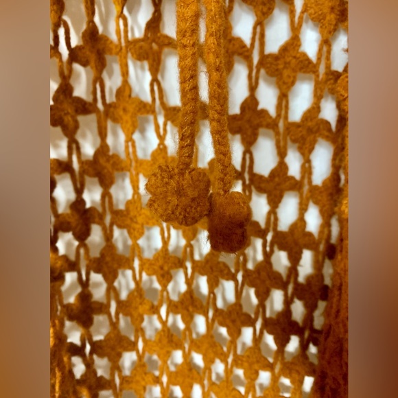 VINTAGE BEBE SHAWL - Picture 4 of 9